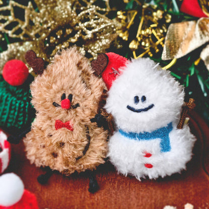 Fickle Plan | Mini Peanut Christmas Keychain
