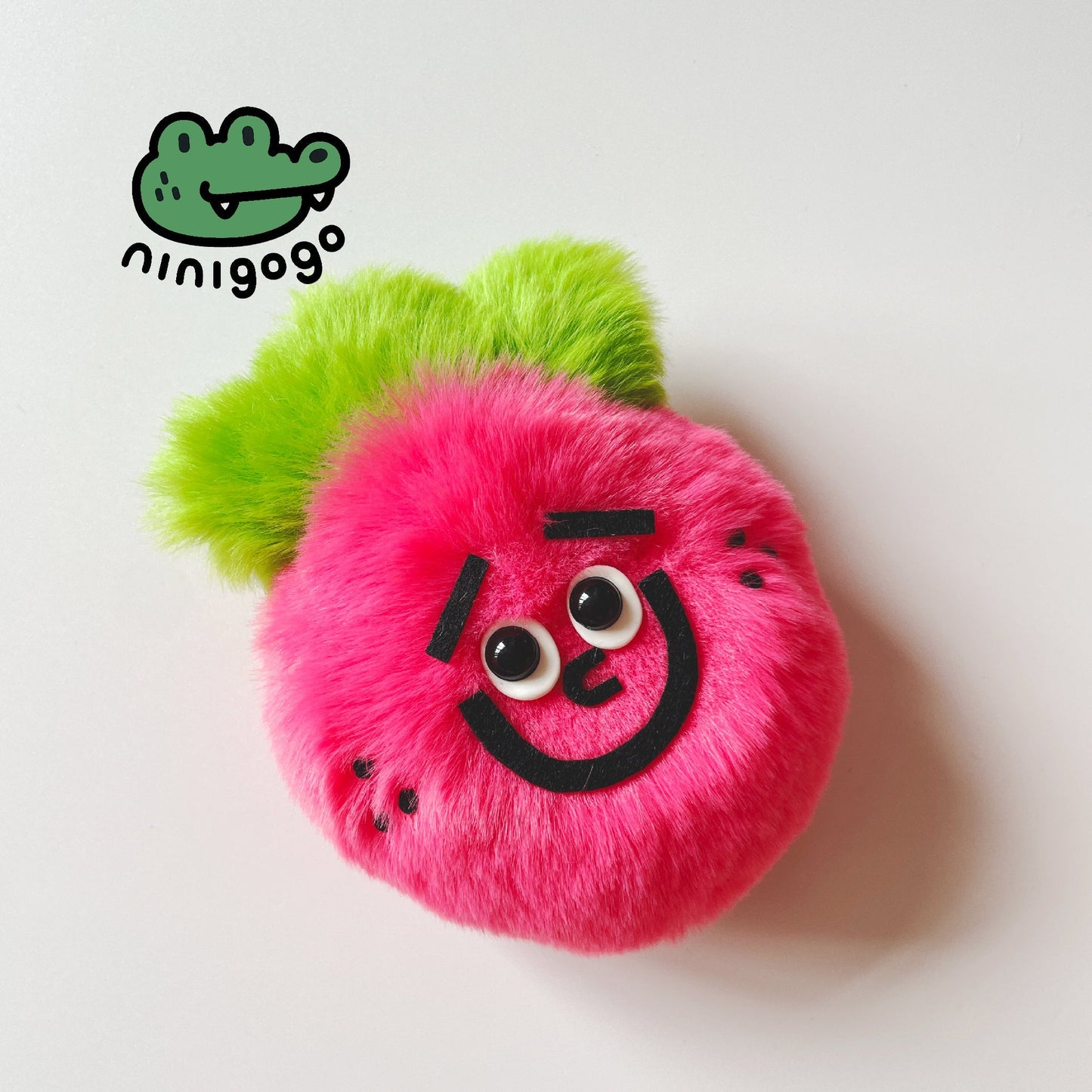 NINIGOGO | Strawberry Plush Charm