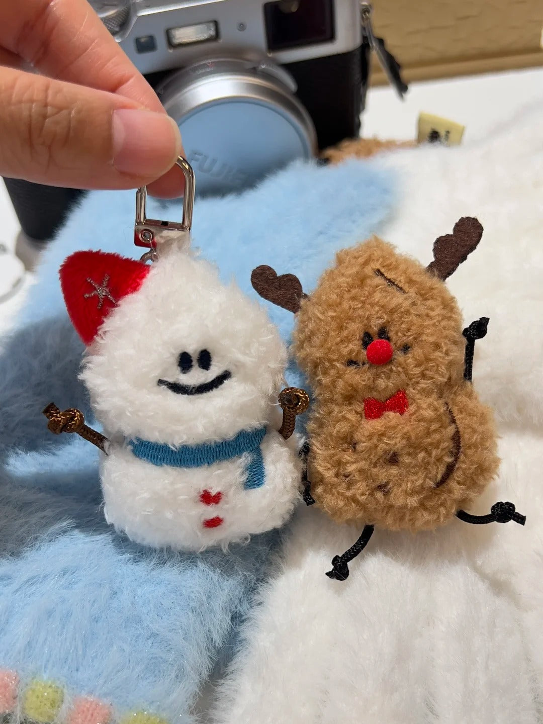Fickle Plan | Mini Peanut Christmas Keychain